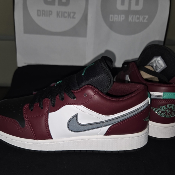 Jordan 1 Low Beetroot Sneakers - Picture 2 of 6